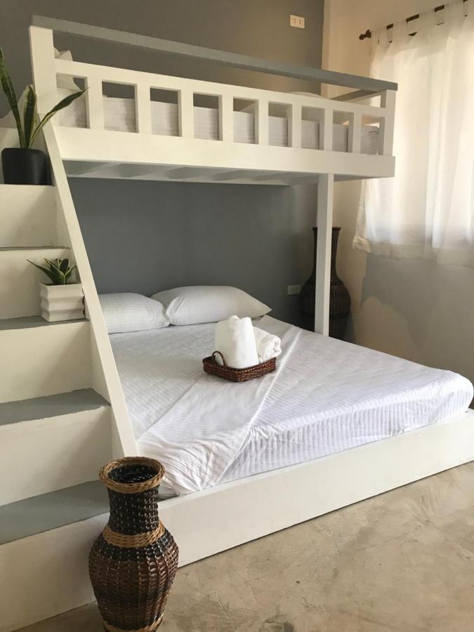 Payag Suites General Luna  Buitenkant foto